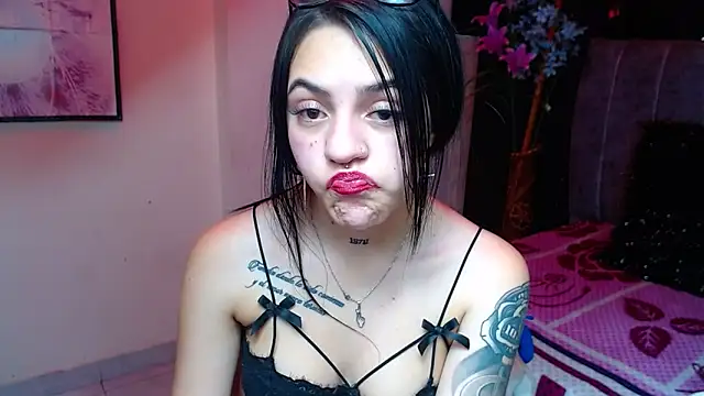 Violettasquirt's cam snapshot