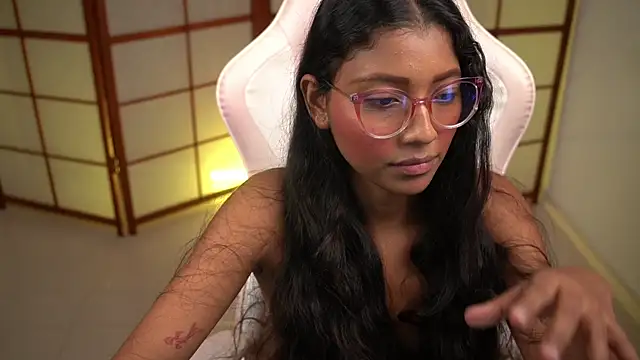 small_emilie's cam snapshot