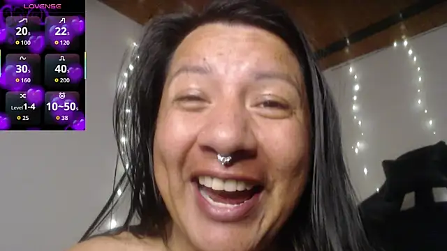 HornySamantha_25's cam snapshot