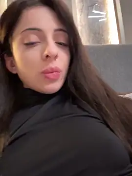 Yesmoree live sex cam