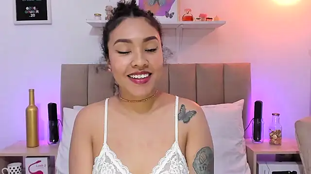 Zoe_Gruber's cam snapshot