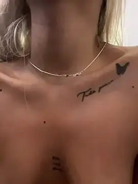 MystiqueXXX's cam snapshot