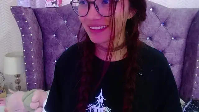 RavenLove_'s cam snapshot