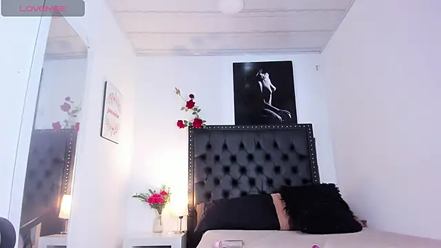 ScarlettVell live sex cam