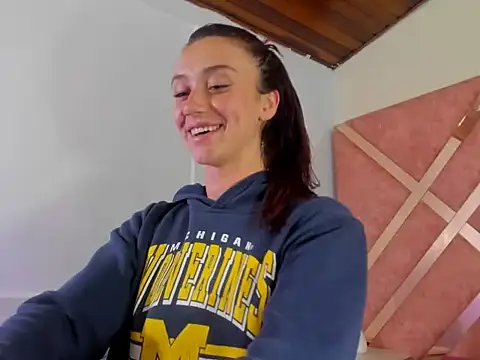 Amy_Kobold3's cam snapshot