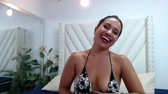 Emilysweet2's cam snapshot