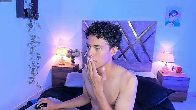 nickolas_moon live sex cam