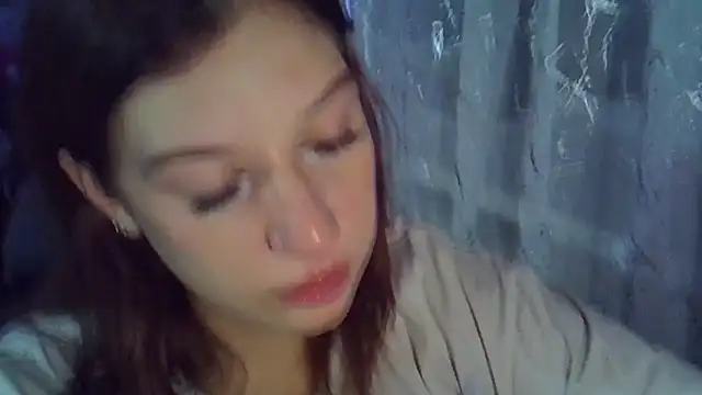 Lily_Ember's cam snapshot