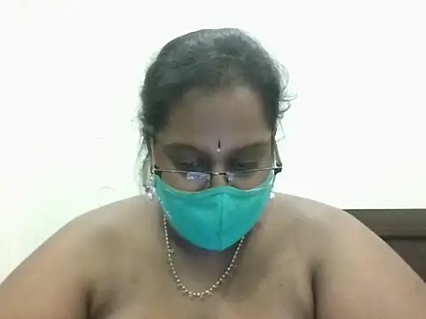 hootypriya's cam snapshot