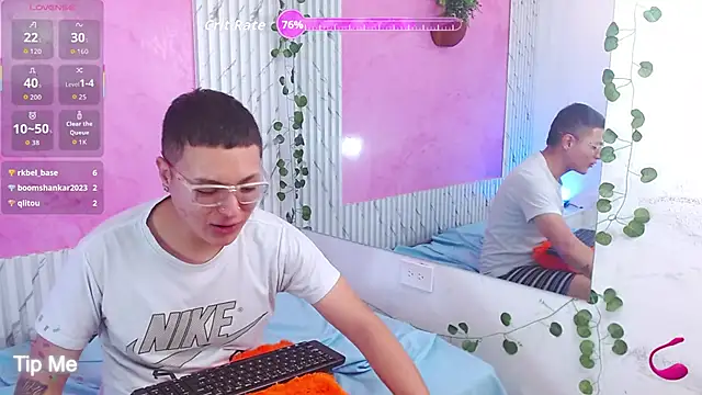 Hera_n_zeus_'s cam snapshot