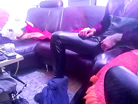 Crystalbitchx live sex cam