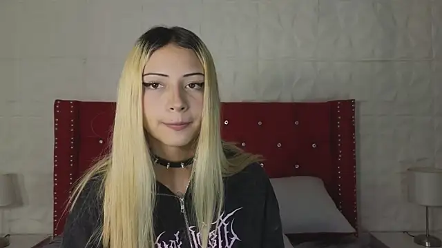 Lucy_n_pink's cam snapshot