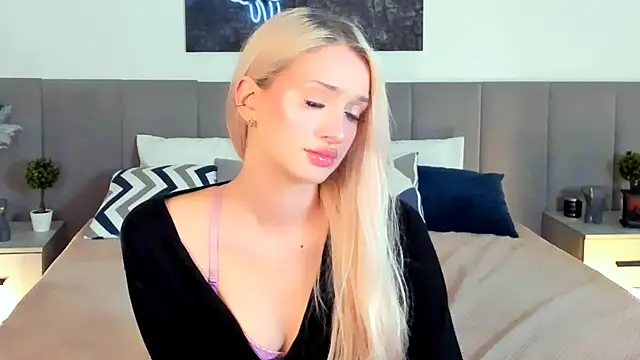 SugarWhisper's cam snapshot