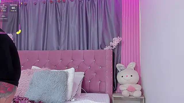 Nayla-Mouna's cam snapshot