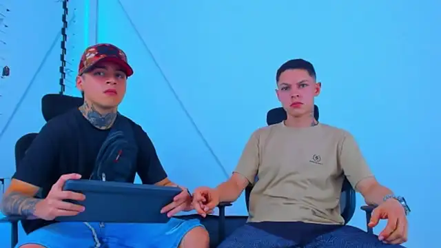 HOT_boy2025's cam snapshot