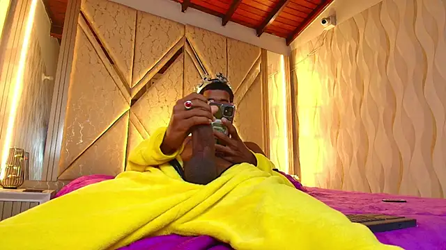 Boy_savoy's cam snapshot