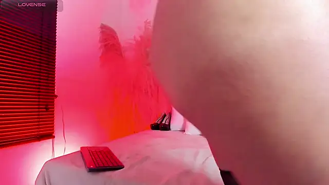 _aithanaa_'s cam snapshot