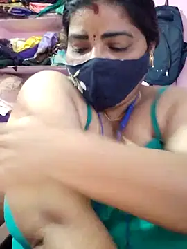 lathikaqueentamil's cam snapshot