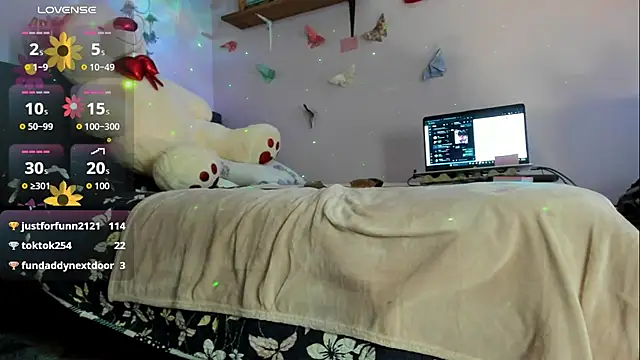 Leyna_Madrigal's cam snapshot