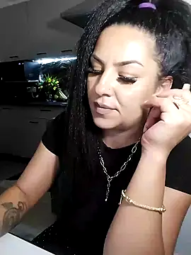 hot-babygirl's cam snapshot