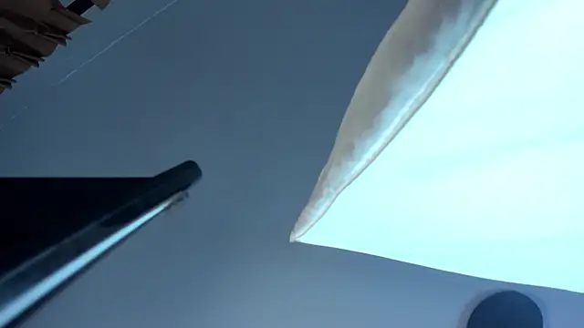 MissRhodes1's cam snapshot