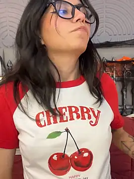 eviegothel_'s cam snapshot