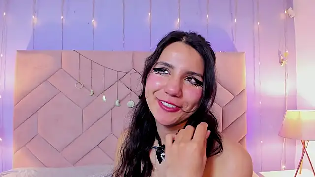 HollyPeach's cam snapshot