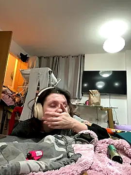 blissyboo123's web cam