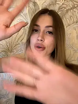 Elizabeth_Tay's cam snapshot