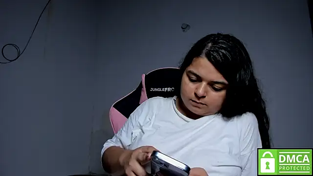 Little_Shaara's cam snapshot