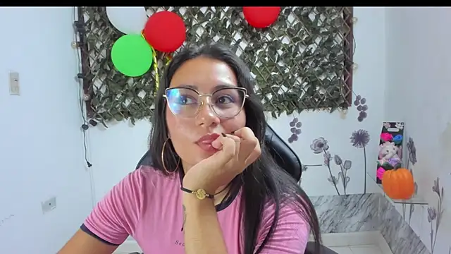 Luna021_1's cam snapshot