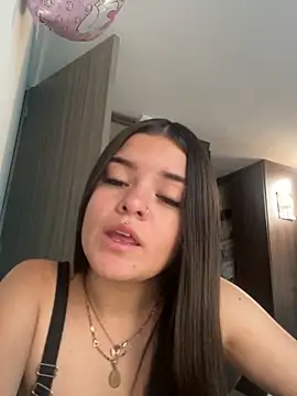 Camila_Duarte_'s cam snapshot