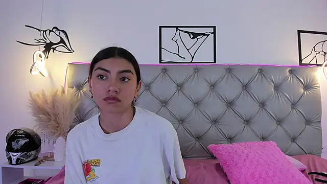 Naughty_Couple83's cam snapshot