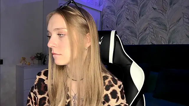 EvaPeace's cam snapshot