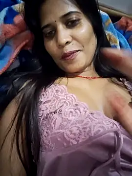 cute_radhikaa's cam snapshot