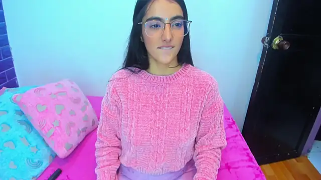 Cora_222's cam snapshot