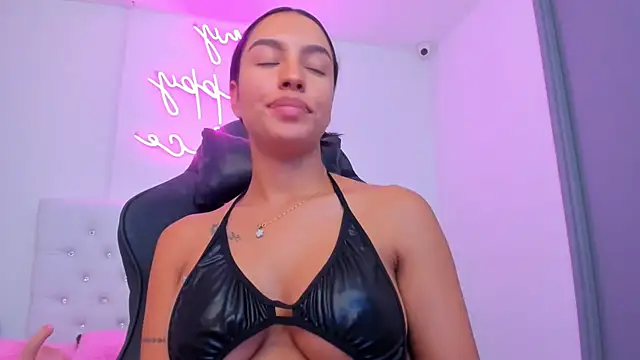 xiomara__cortes's cam snapshot