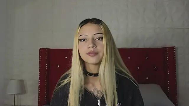 Lucy_n_pink's cam snapshot