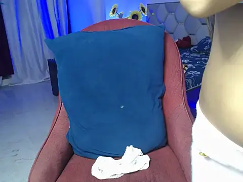 Little_queenn's cam snapshot