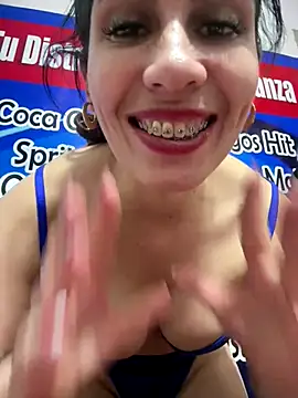 Alysson-- live sex cam