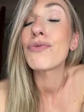 lola_tentatiion live sex cam