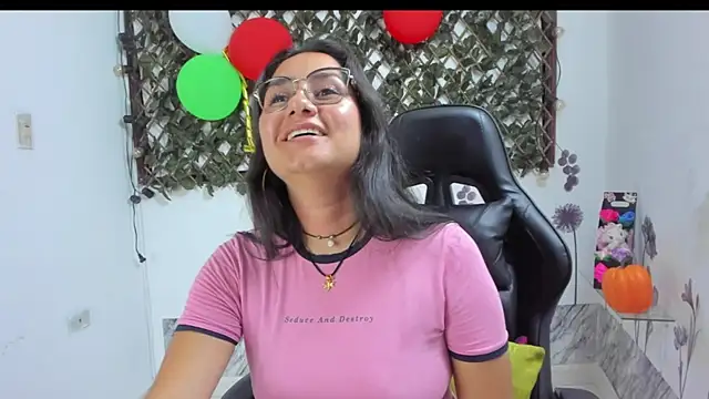 Luna021_1's cam snapshot