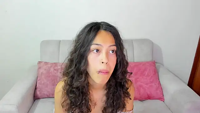 emily_jonessxx's cam snapshot