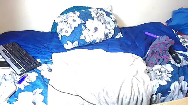 2Sweetysmile's cam snapshot