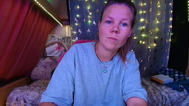 CallMeMaria's cam snapshot