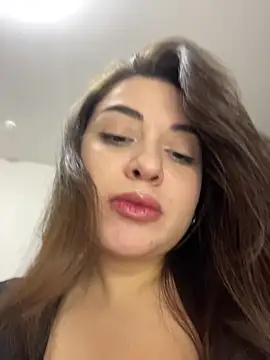 EllyBigTits's cam snapshot