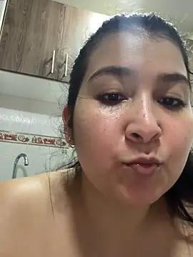 evelyn_1702's cam snapshot