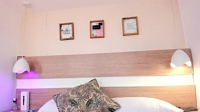 IvonnyGrace_'s cam snapshot