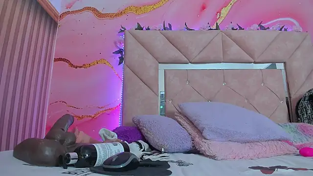 Taylor__cooper's cam snapshot