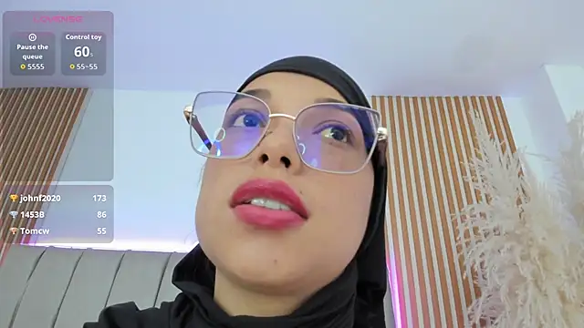 naishaa_'s cam snapshot